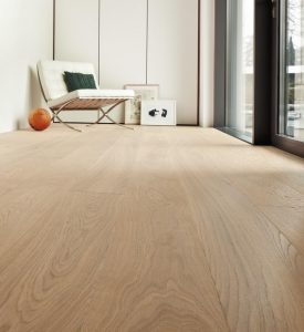 Eg plankegulv purohvid matlak, markant børstet 4V