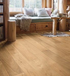 Eg plankegulv klar olie, markant børstet 4V