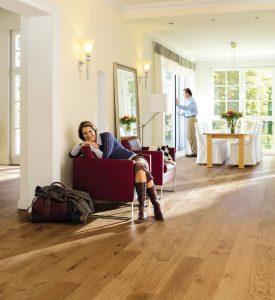 Eg plankegulv klar matlak, markant børstet 2V